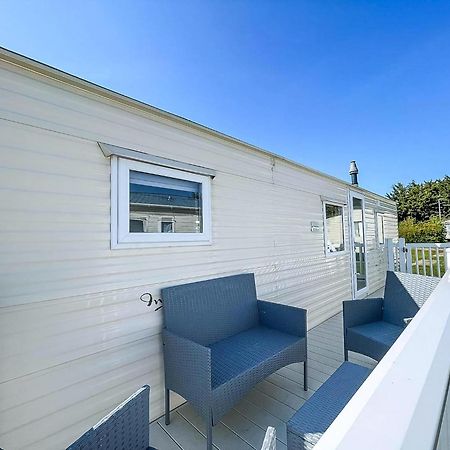 Gorgeous Caravan With Decking In Breydon Water Holiday Park, Ref 10081B Belton with Browston Exterior foto